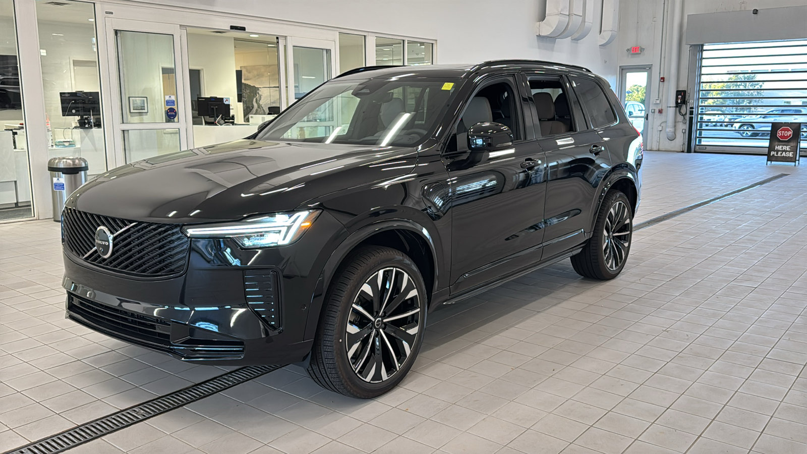 New 2027 Volvo XC90 T8 Ultra AWD/4WD image 9