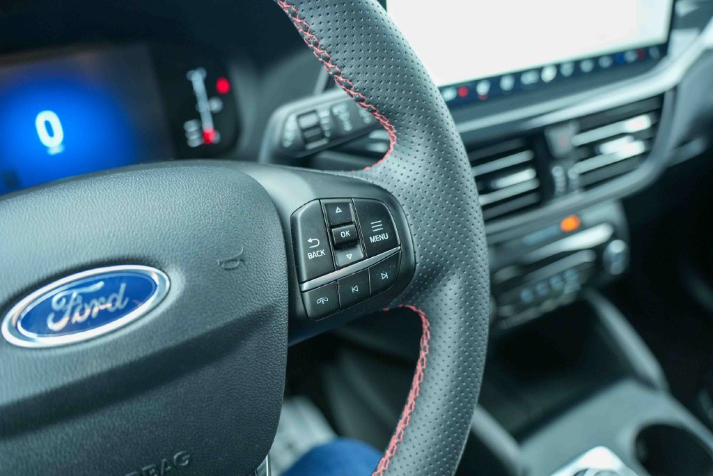 Used 2024 Ford Escape ST-Line w/ Tech Pack #1 AWD/4WD image 36