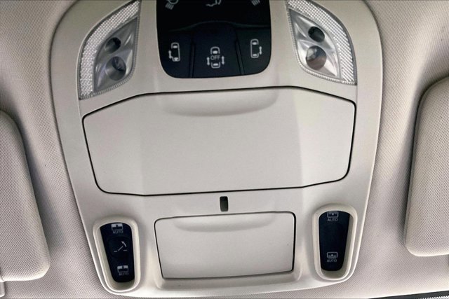Used 2021 Chrysler Pacifica Touring-L w/ Uconnect Theater Family Group FWD image 36