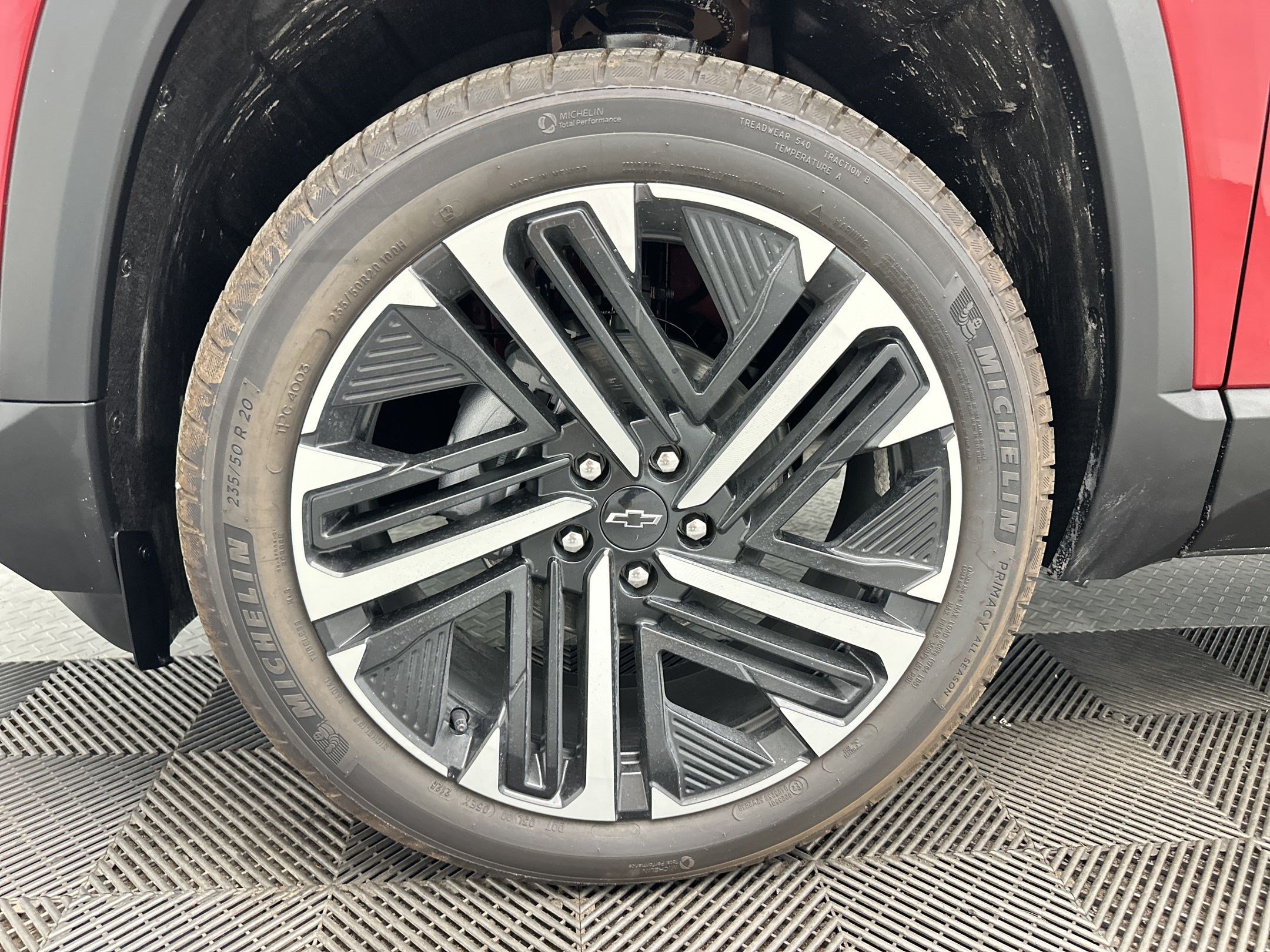 New 2027 Chevrolet Equinox RS w/ LPO, Floor Liner Package AWD/4WD image 13