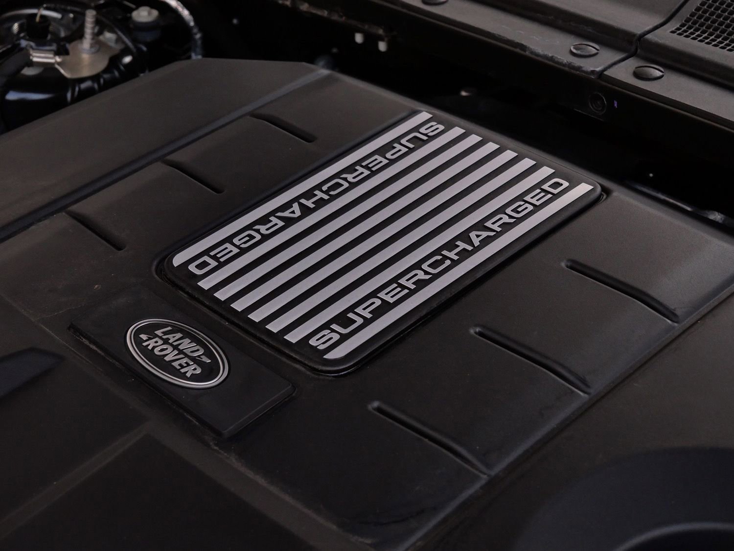 Used 2024 Land Rover Defender 110 V8 image 27