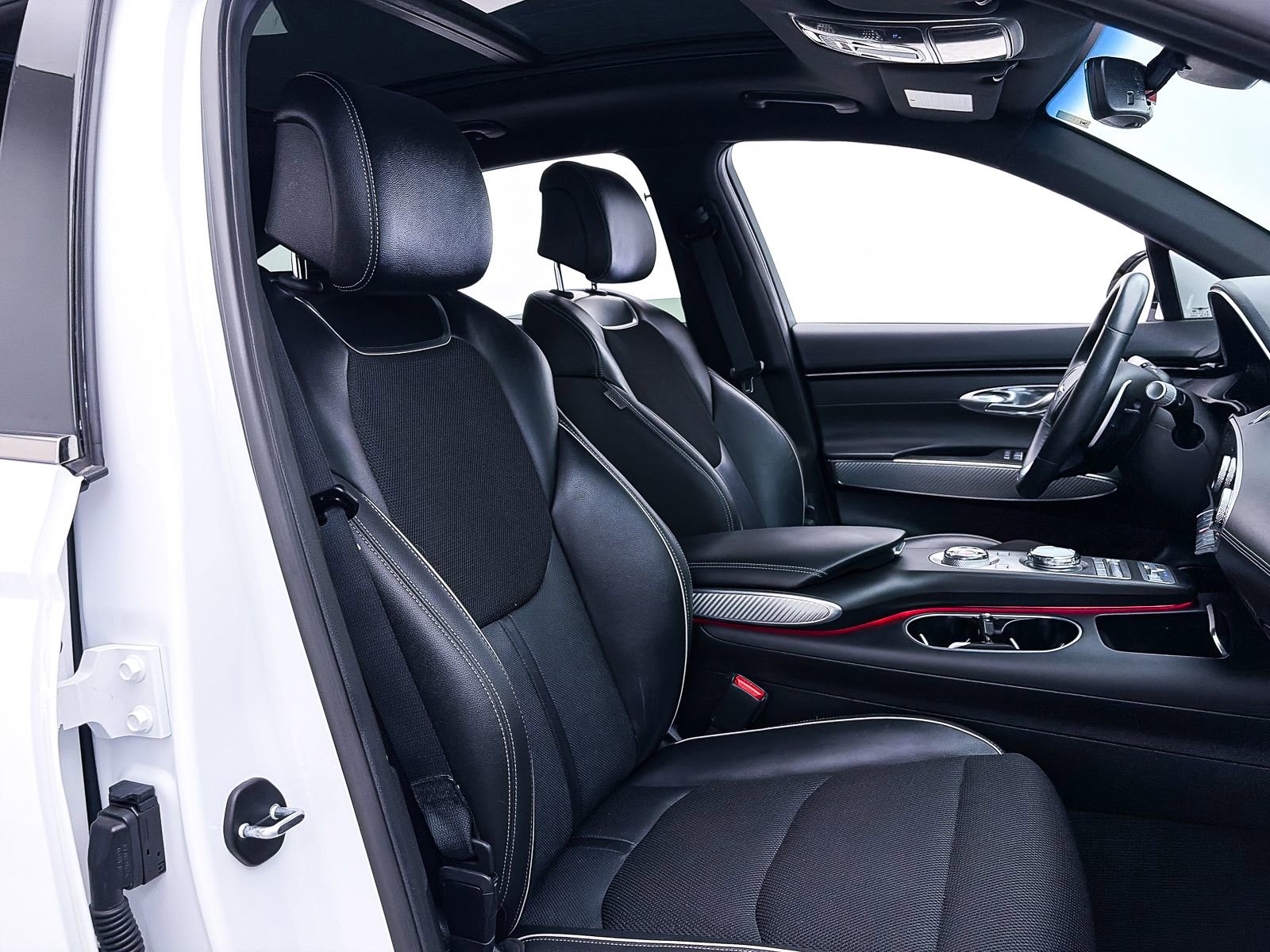 Used 2022 Genesis GV70 3.5T Sport image 37