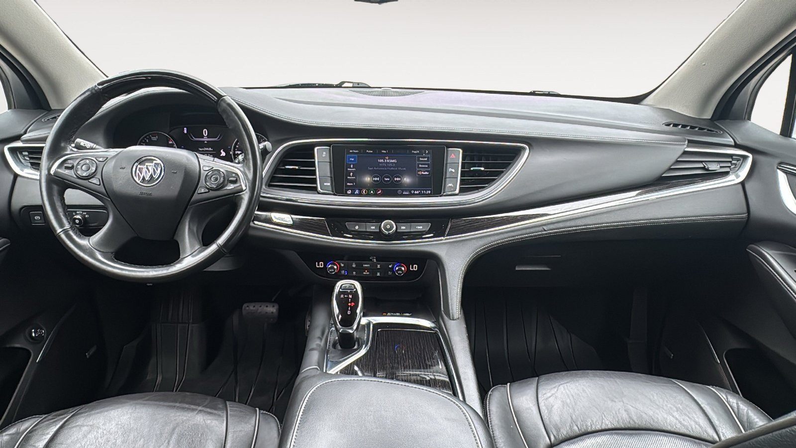 Used 2020 Buick Enclave Avenir w/ Avenir Technology Package FWD image 16