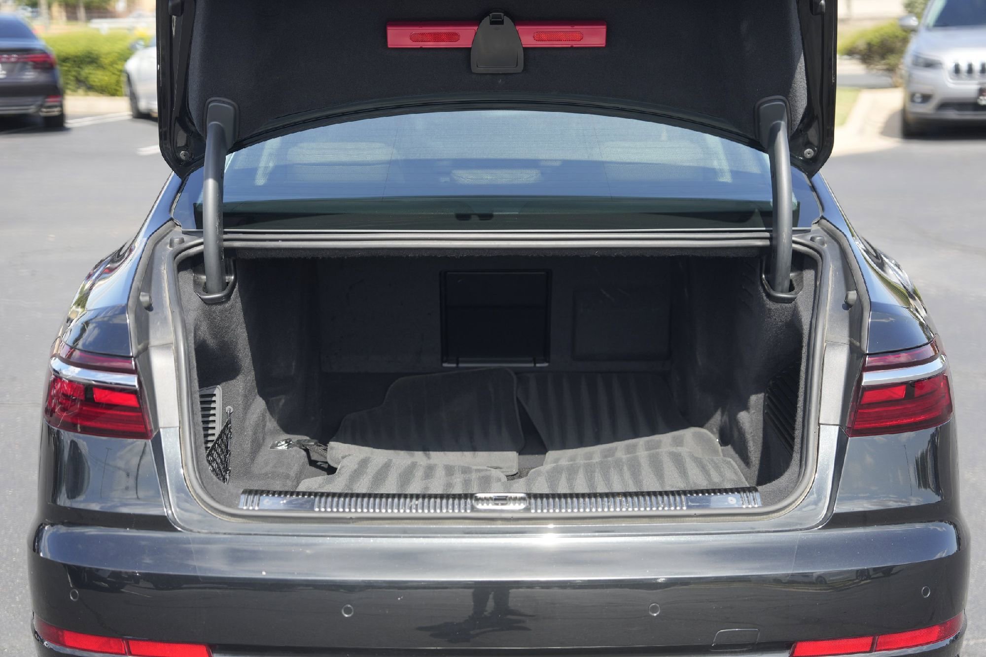 Certified 2022 Audi A8 L 3.0T image 31