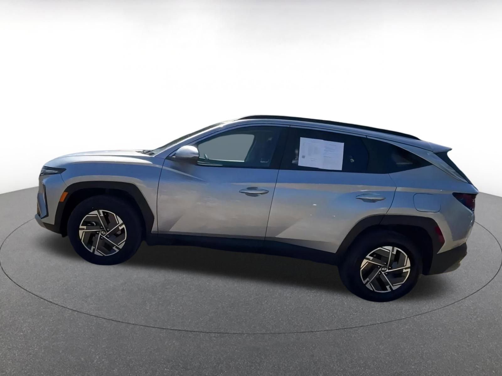 Used 2025 Hyundai Tucson Blue image 9