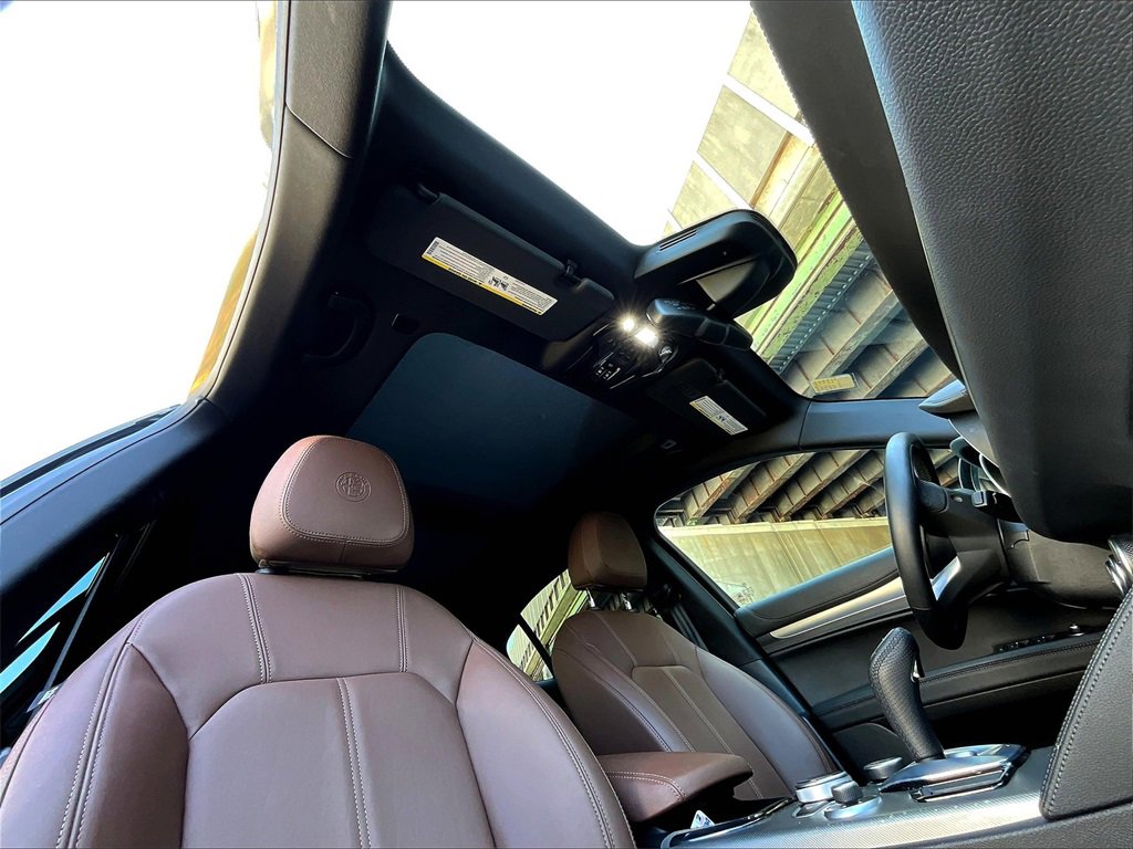 Used 2024 Alfa Romeo Stelvio Ti image 27