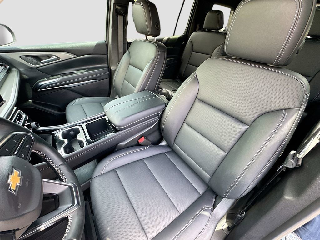 Used 2026 Chevrolet Traverse LT w/ Driver Confidence Package image 17