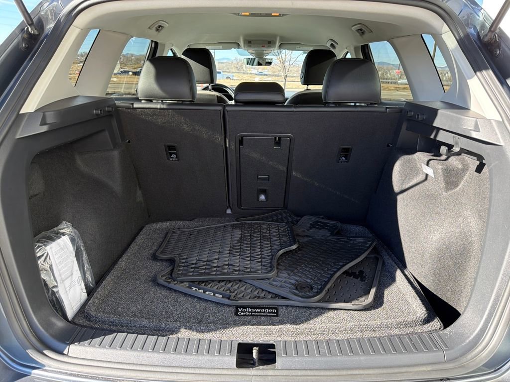 Certified 2025 Volkswagen Taos SE image 24