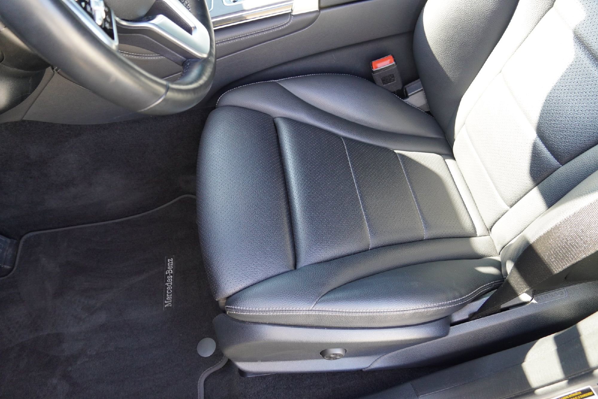 Used 2020 Mercedes-Benz GLC 300 4MATIC image 9