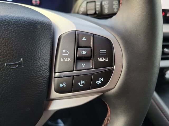 Used 2025 Ford Explorer Active w/ Active Comfort Package image 6
