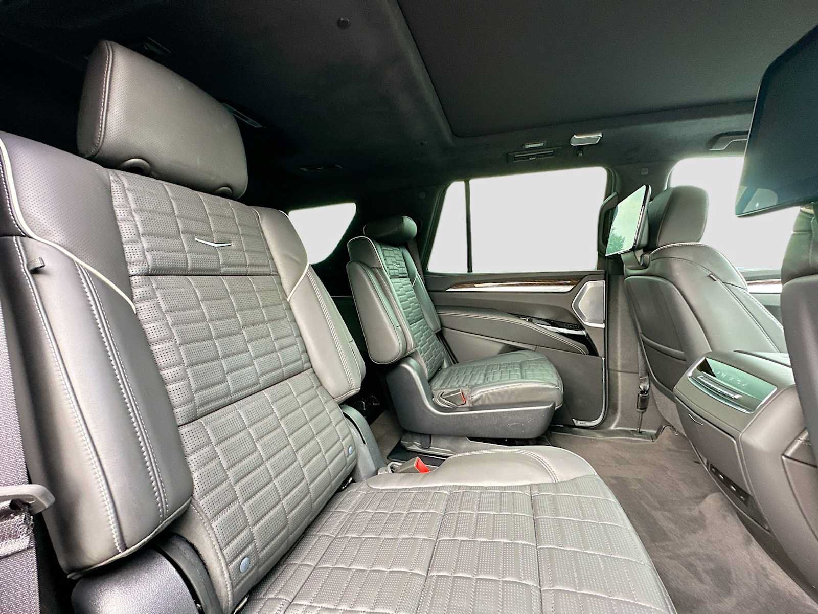 Used 2025 Cadillac Escalade Sport Platinum AWD/4WD image 30