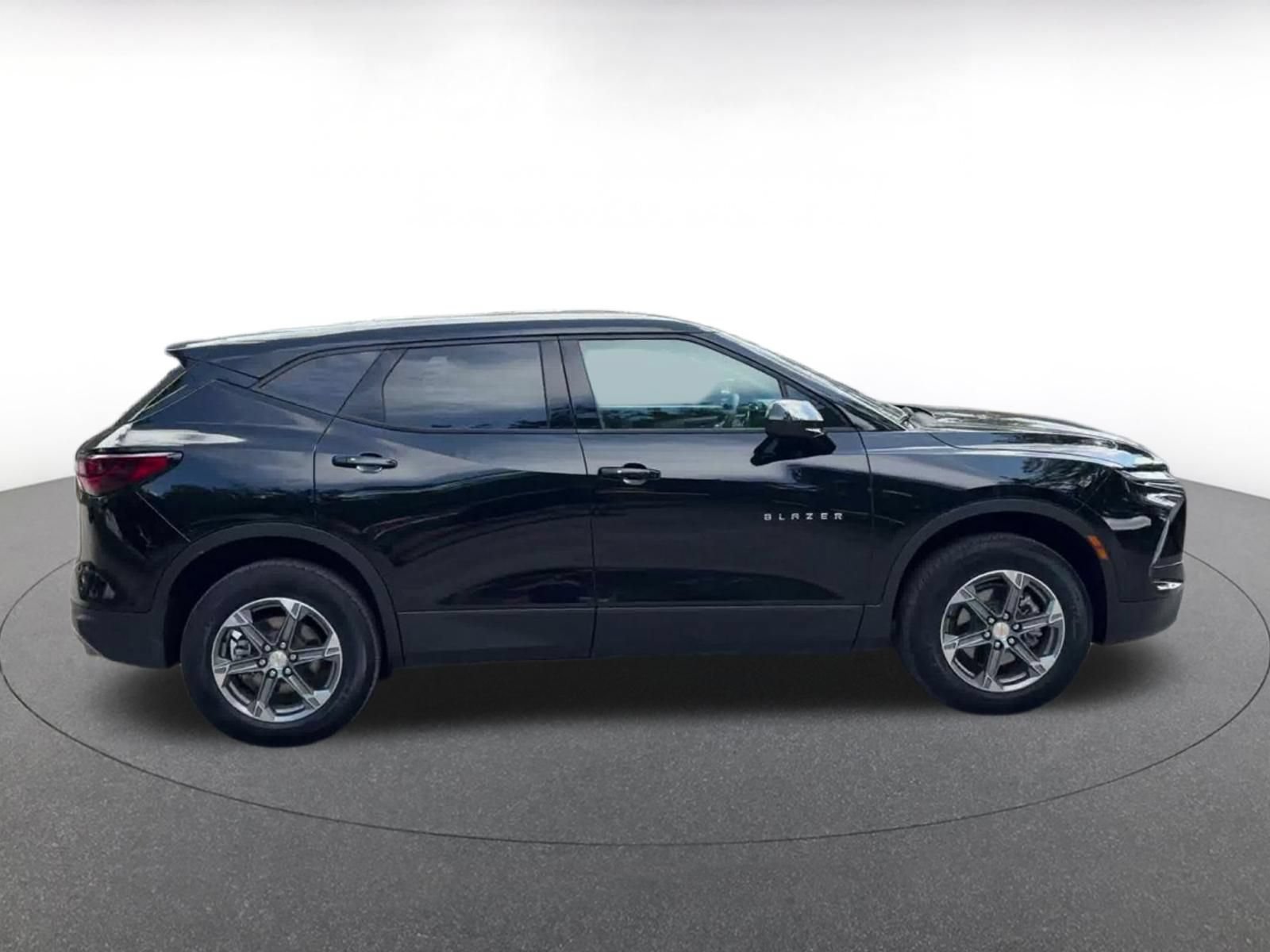 Used 2026 Chevrolet Blazer LT FWD image 15