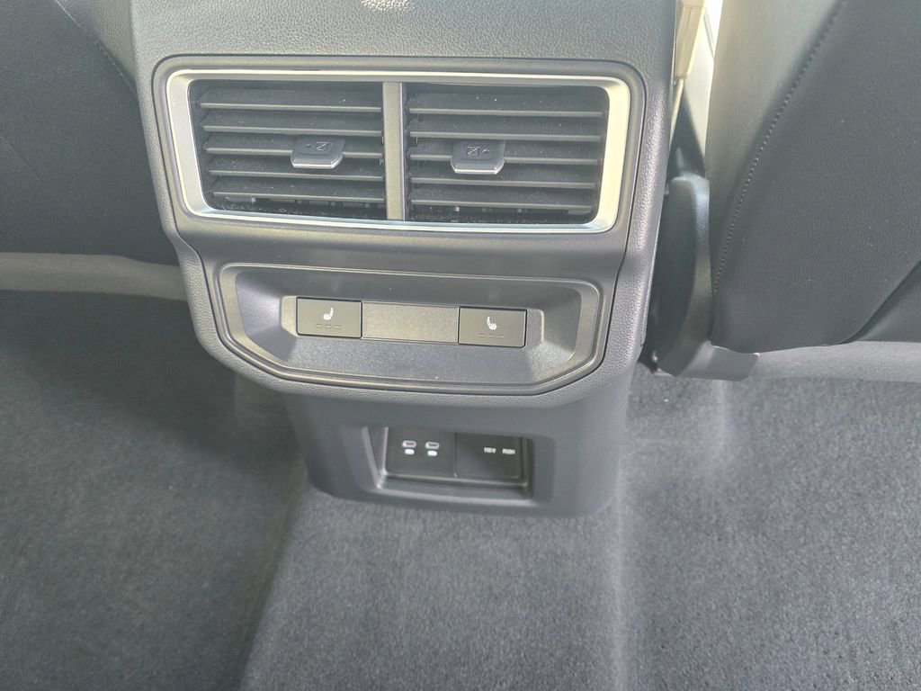 Used 2024 Volkswagen Atlas Cross Sport SEL Premium R-Line image 13