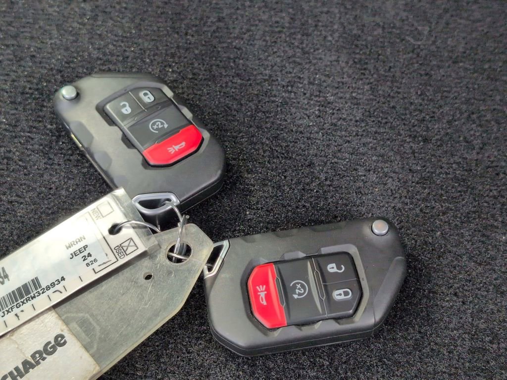 Certified 2024 Jeep Wrangler Unlimited Rubicon w/ Technology Group image 26