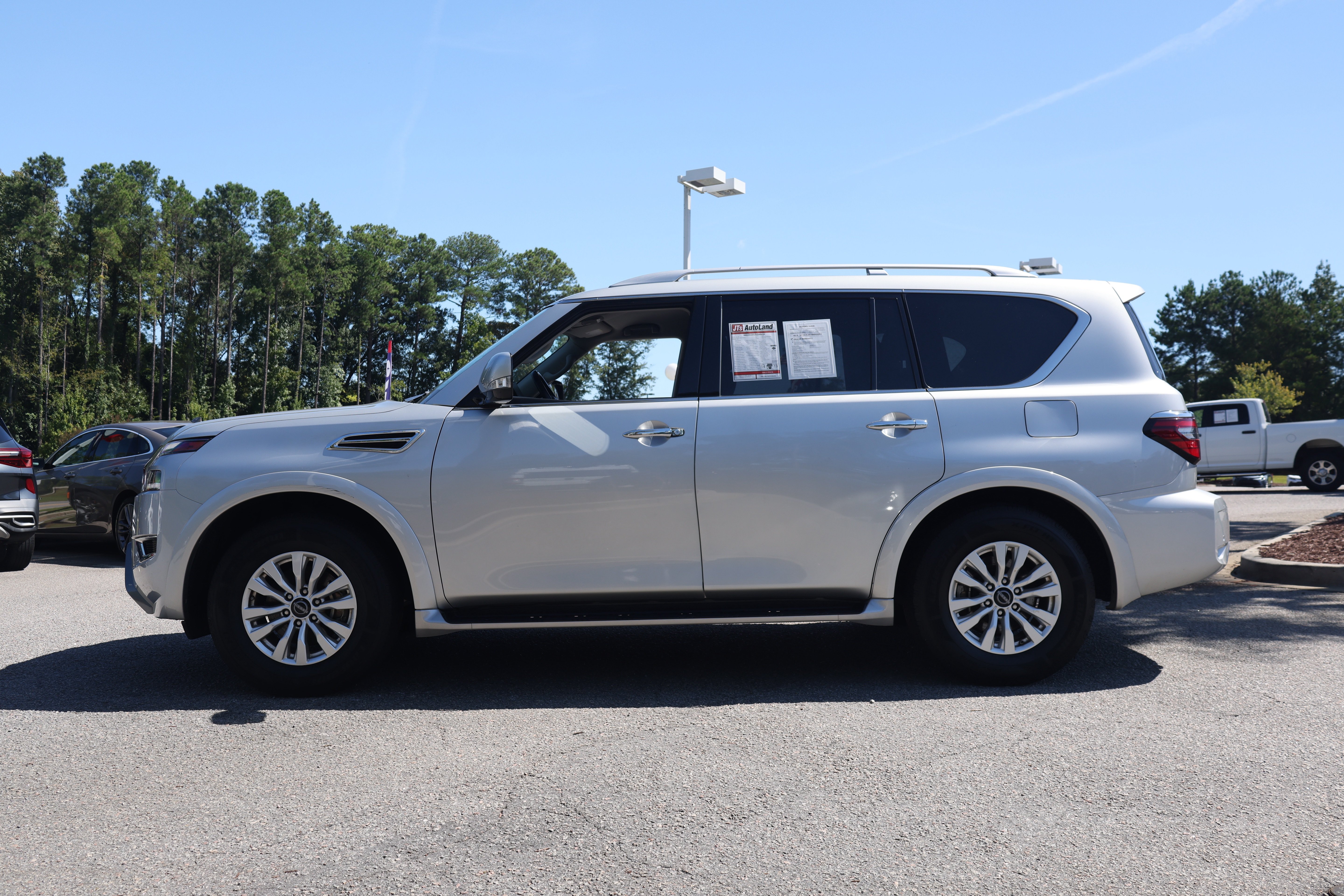 Used 2024 Nissan Armada SV RWD image 2