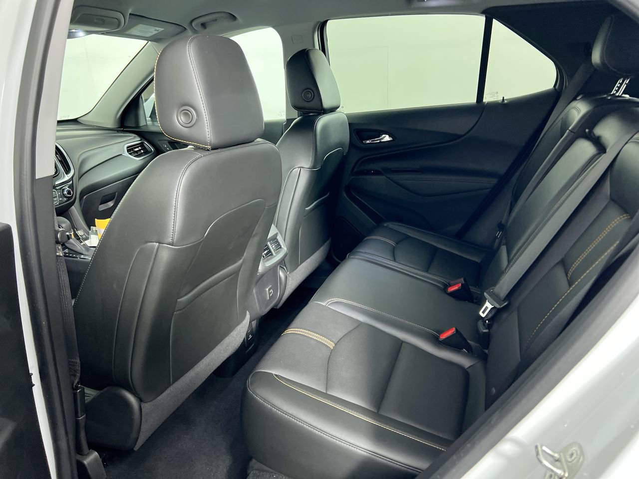 Used 2022 Chevrolet Equinox Premier AWD/4WD image 25
