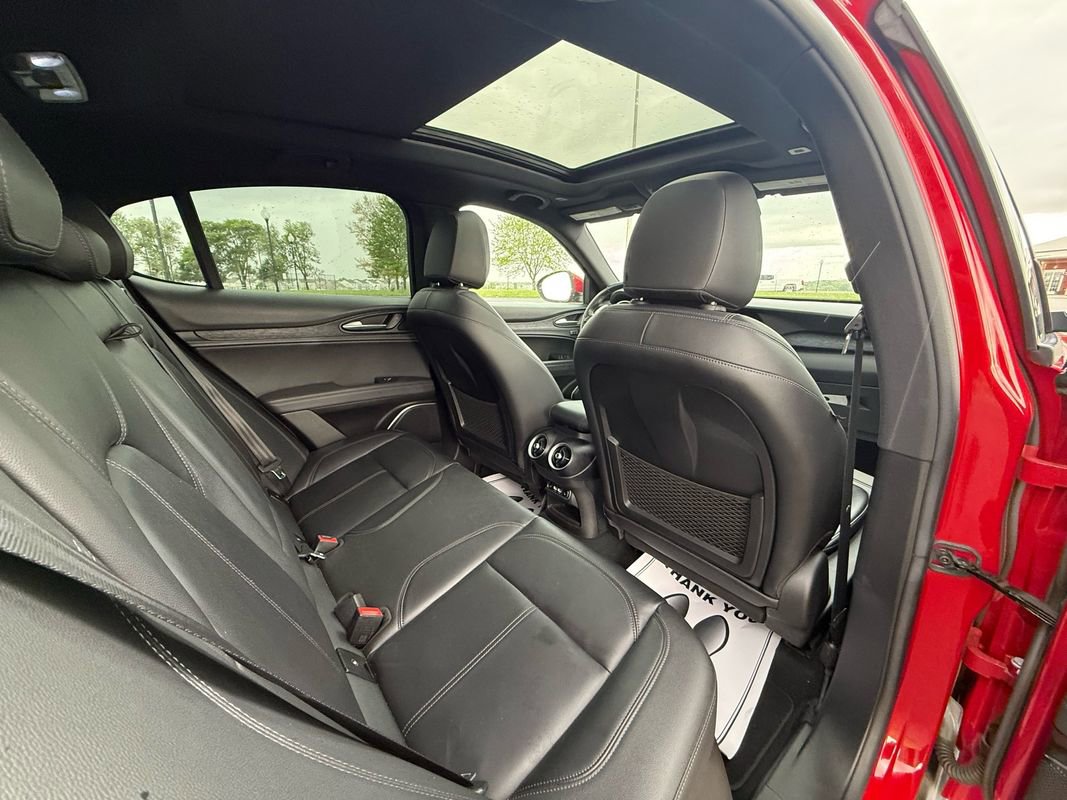 Used 2022 Alfa Romeo Stelvio Sprint image 14