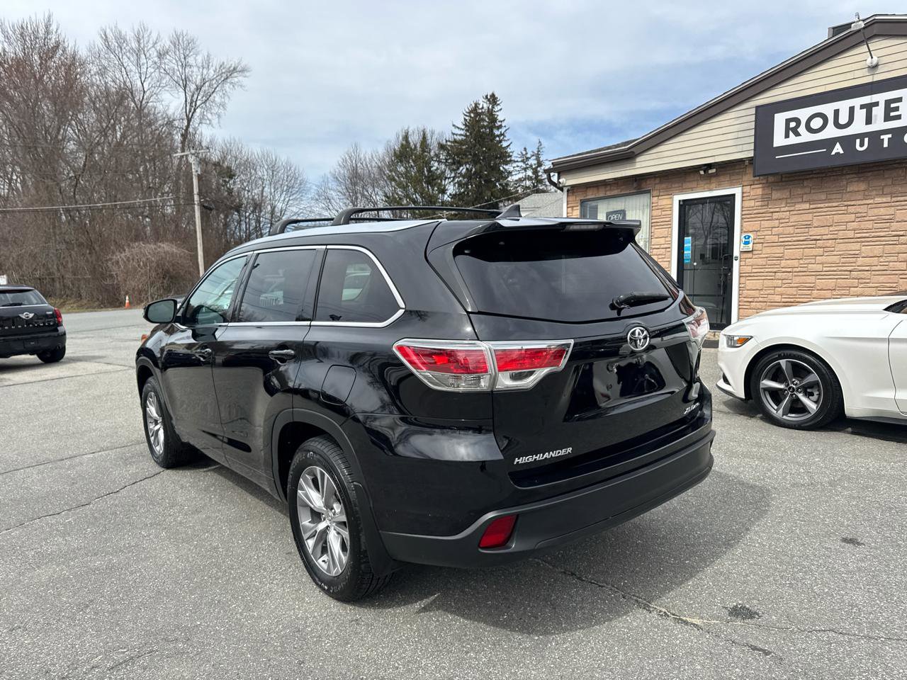 Used 2015 Toyota Highlander XLE image 12