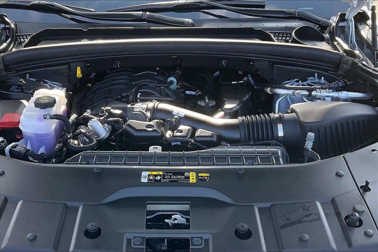 New 2025 Jeep Grand Cherokee L Laredo w/ Luxury Tech Group I image 37