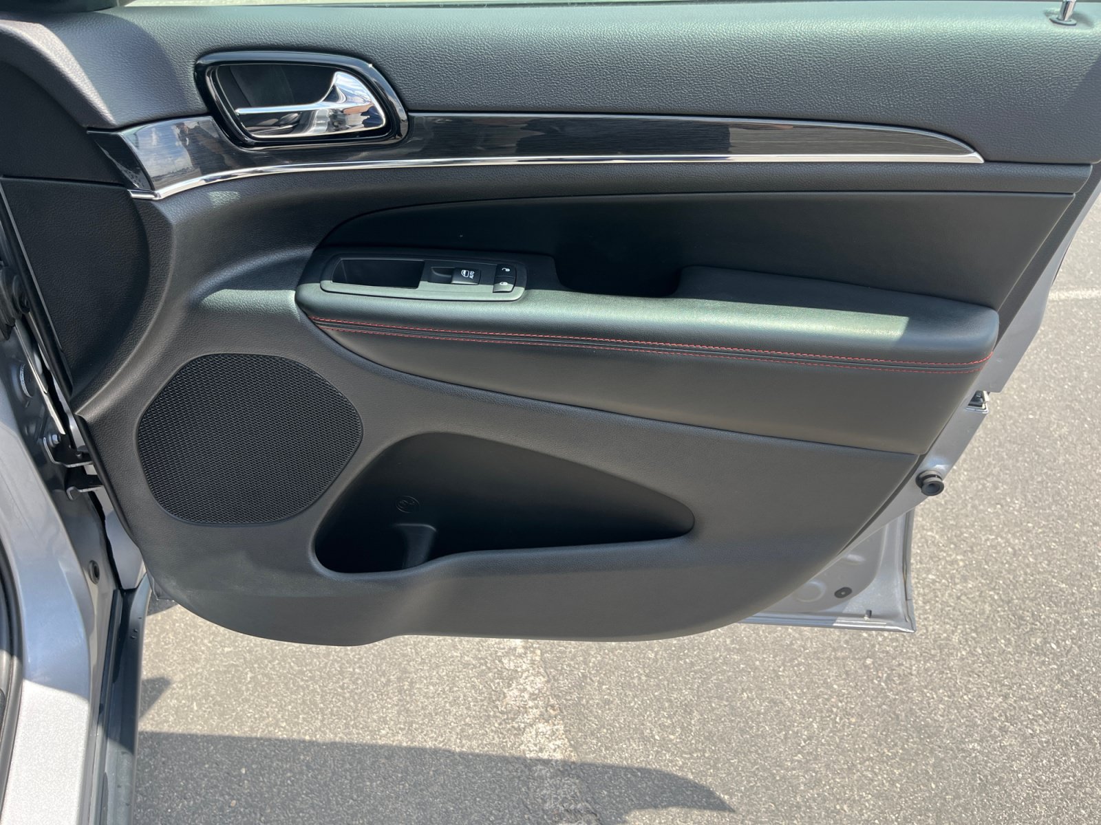 Used 2019 Jeep Grand Cherokee Trailhawk AWD/4WD image 28