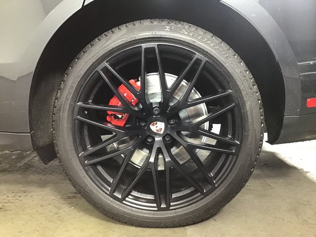 Certified 2023 Porsche Macan GTS w/ Premium Package Plus AWD/4WD image 17
