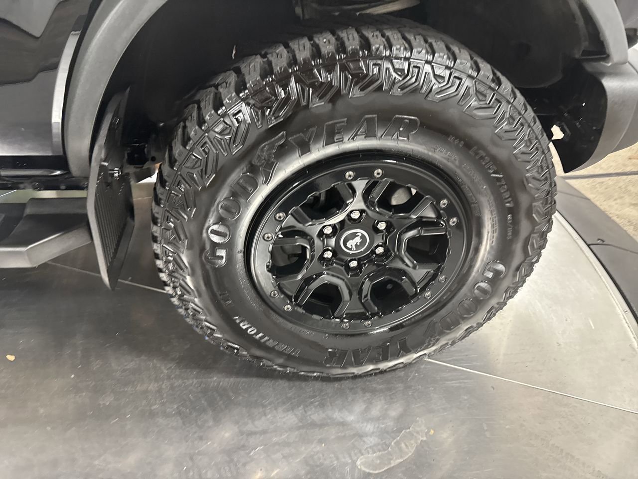 Used 2023 Ford Bronco Wildtrak image 14