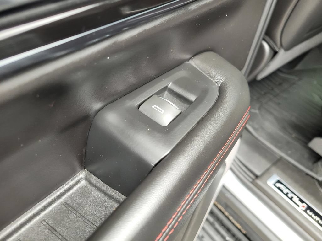 Used 2025 GMC Yukon AT4 Ultimate w/ LPO, Floor Liner Package AWD/4WD image 19
