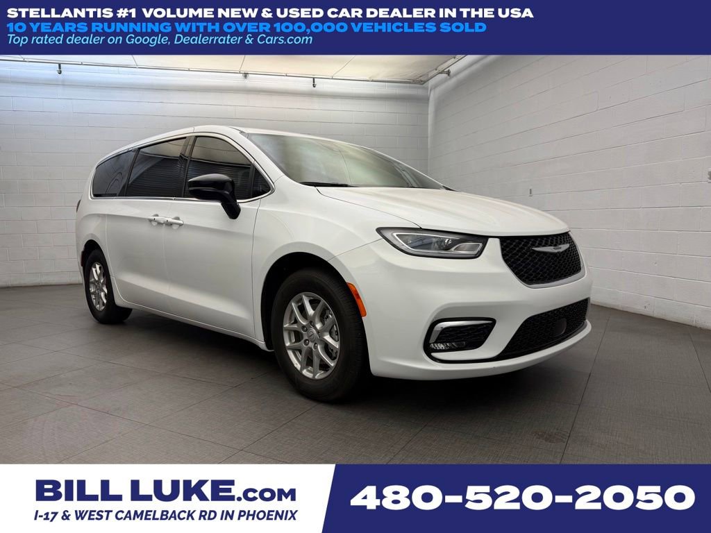 New 2026 Chrysler Pacifica Select FWD image 1