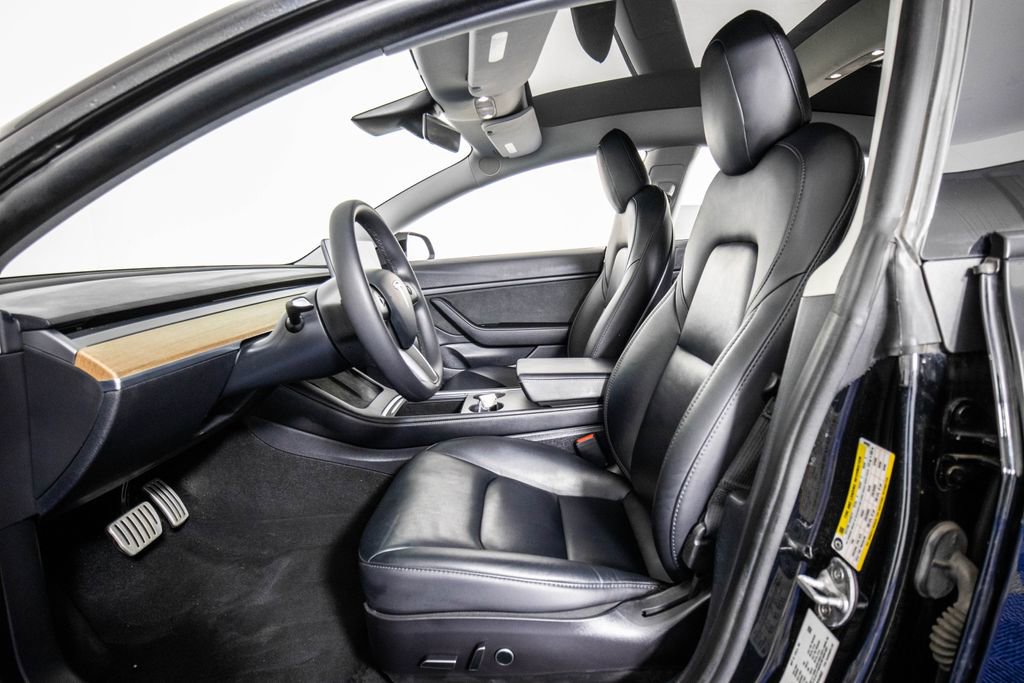 Used 2021 Tesla Model 3 Performance image 8