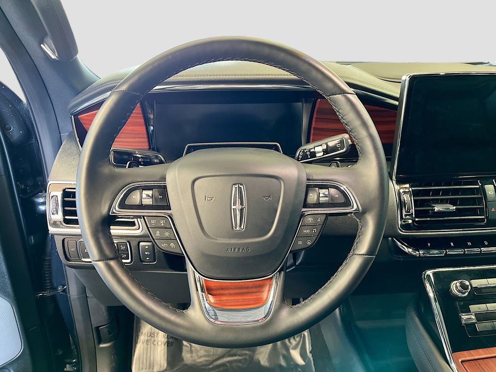 Used 2024 Lincoln Navigator Reserve image 11