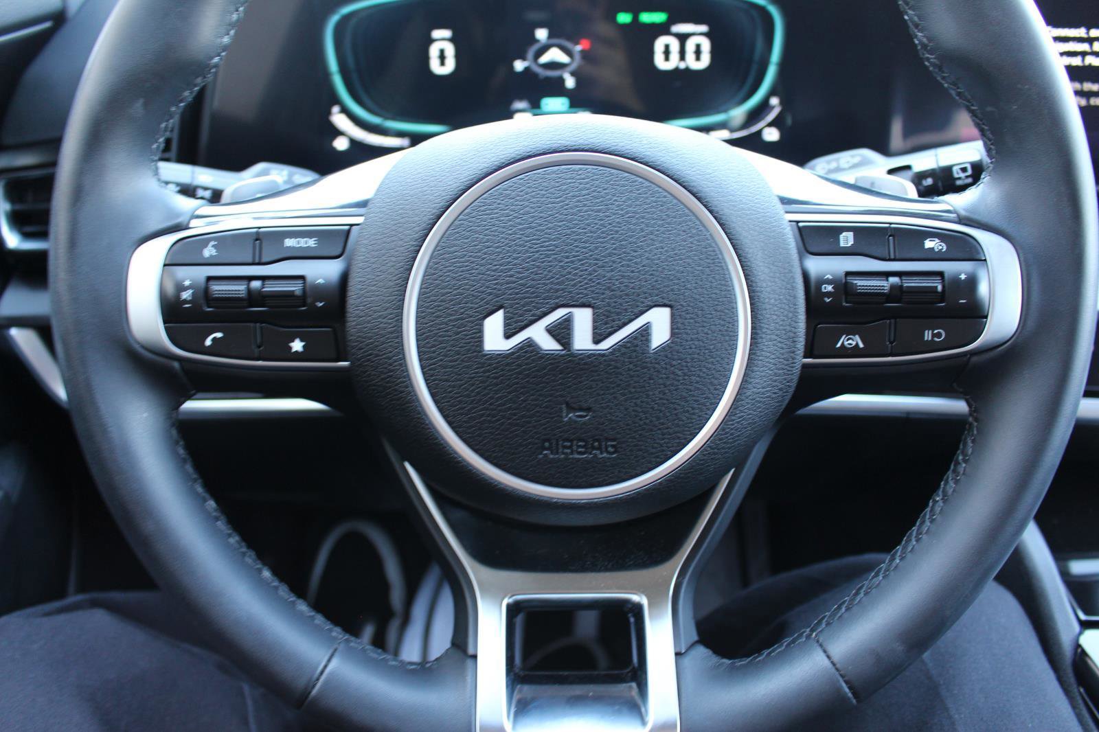 Used 2025 Kia Sportage EX image 20