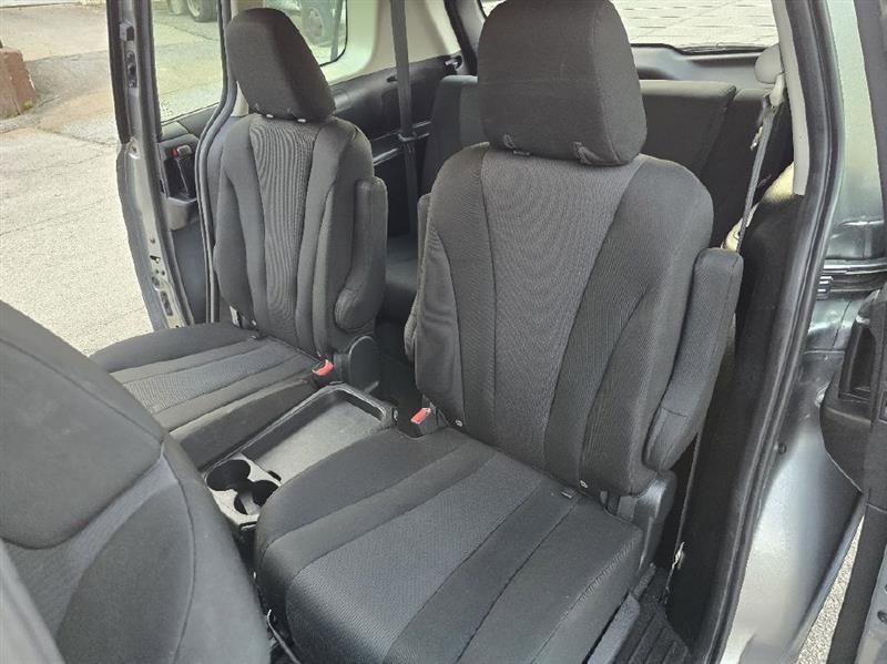 Used 2014 MAZDA MAZDA5 Sport FWD image 17