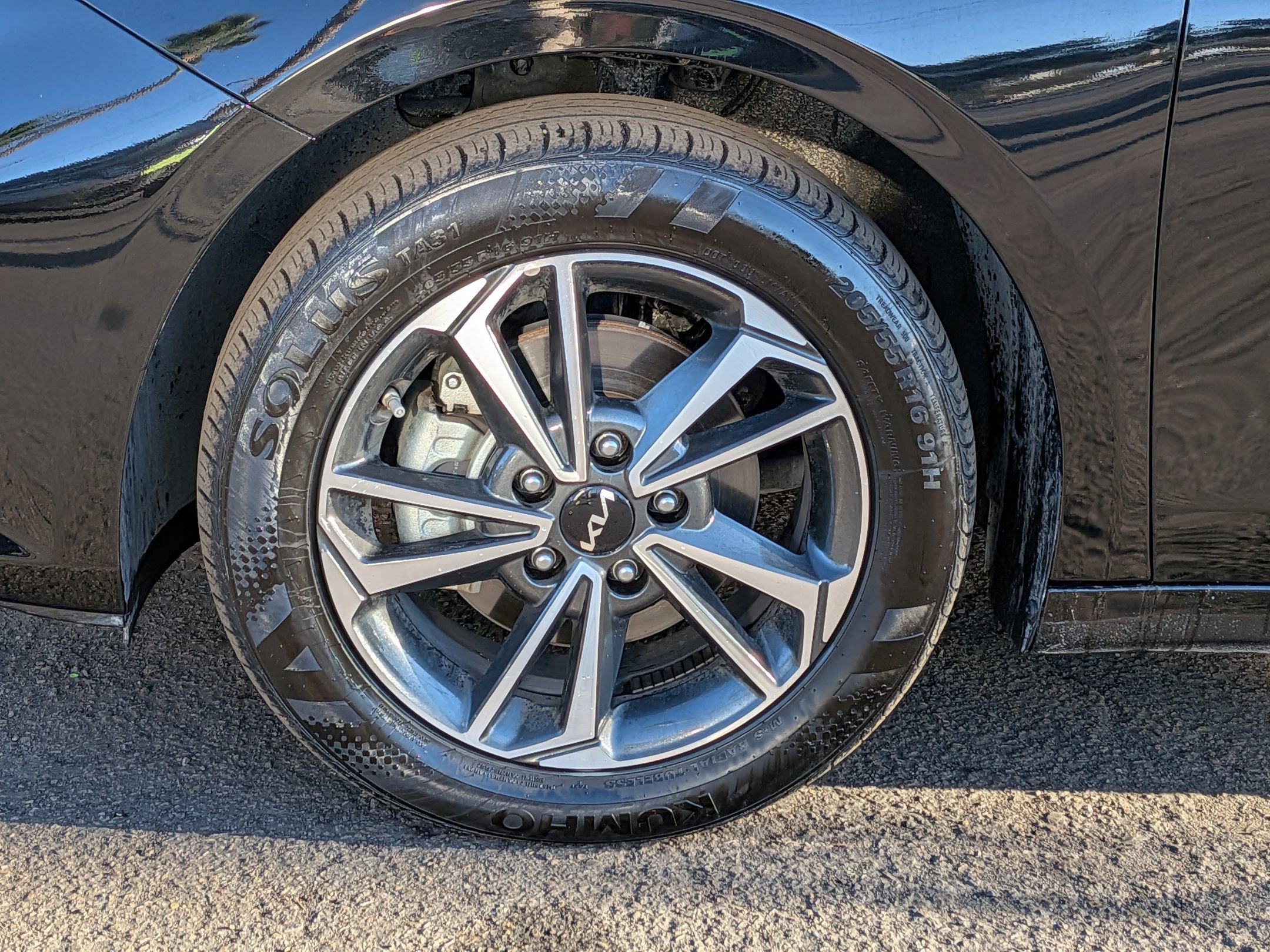 Used 2024 Kia Forte LXS image 12