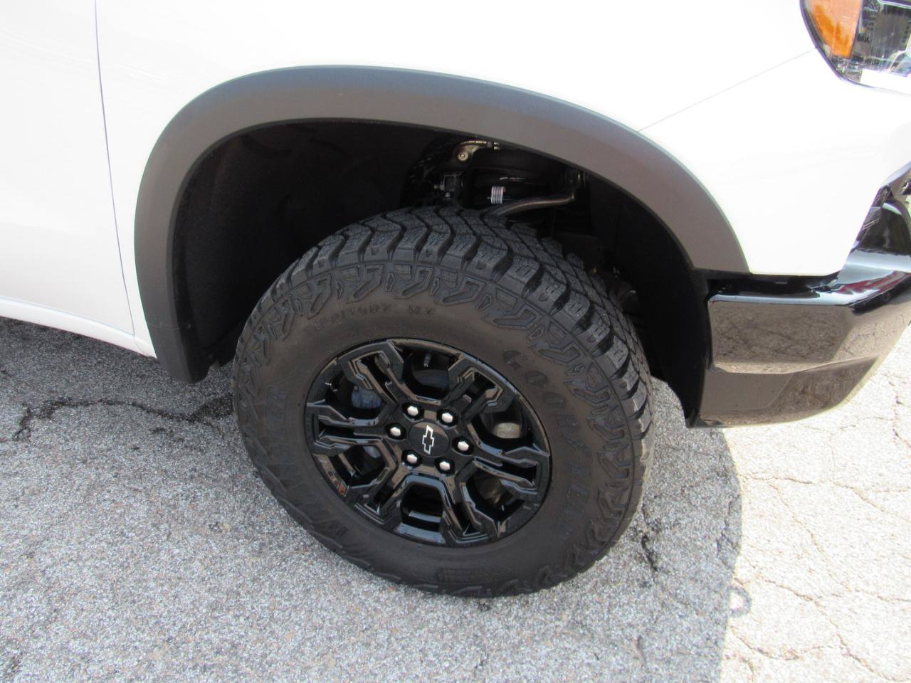Used 2025 Chevrolet Silverado 1500 ZR2 w/ Technology Package AWD/4WD image 45