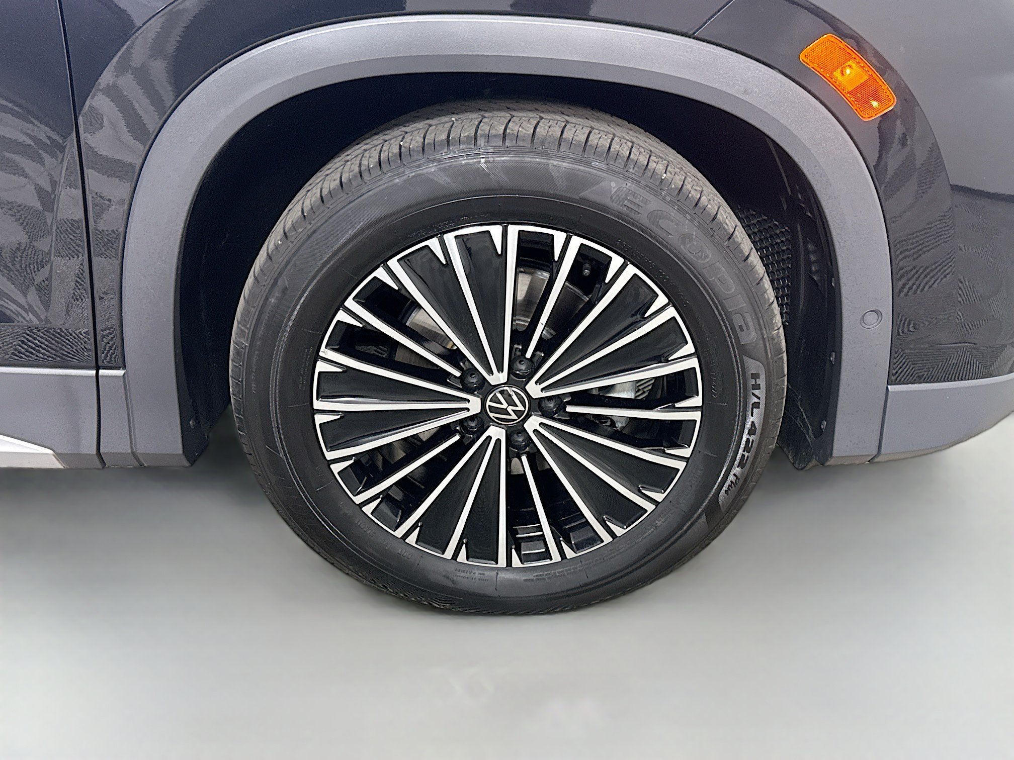 Used 2026 Volkswagen Tiguan S FWD image 32