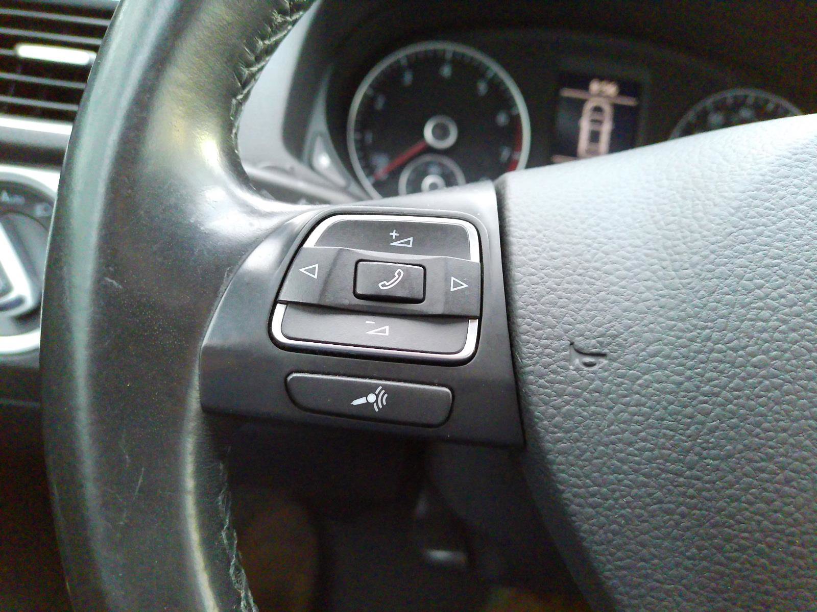 Used 2012 Volkswagen Passat 2.5 SE image 9