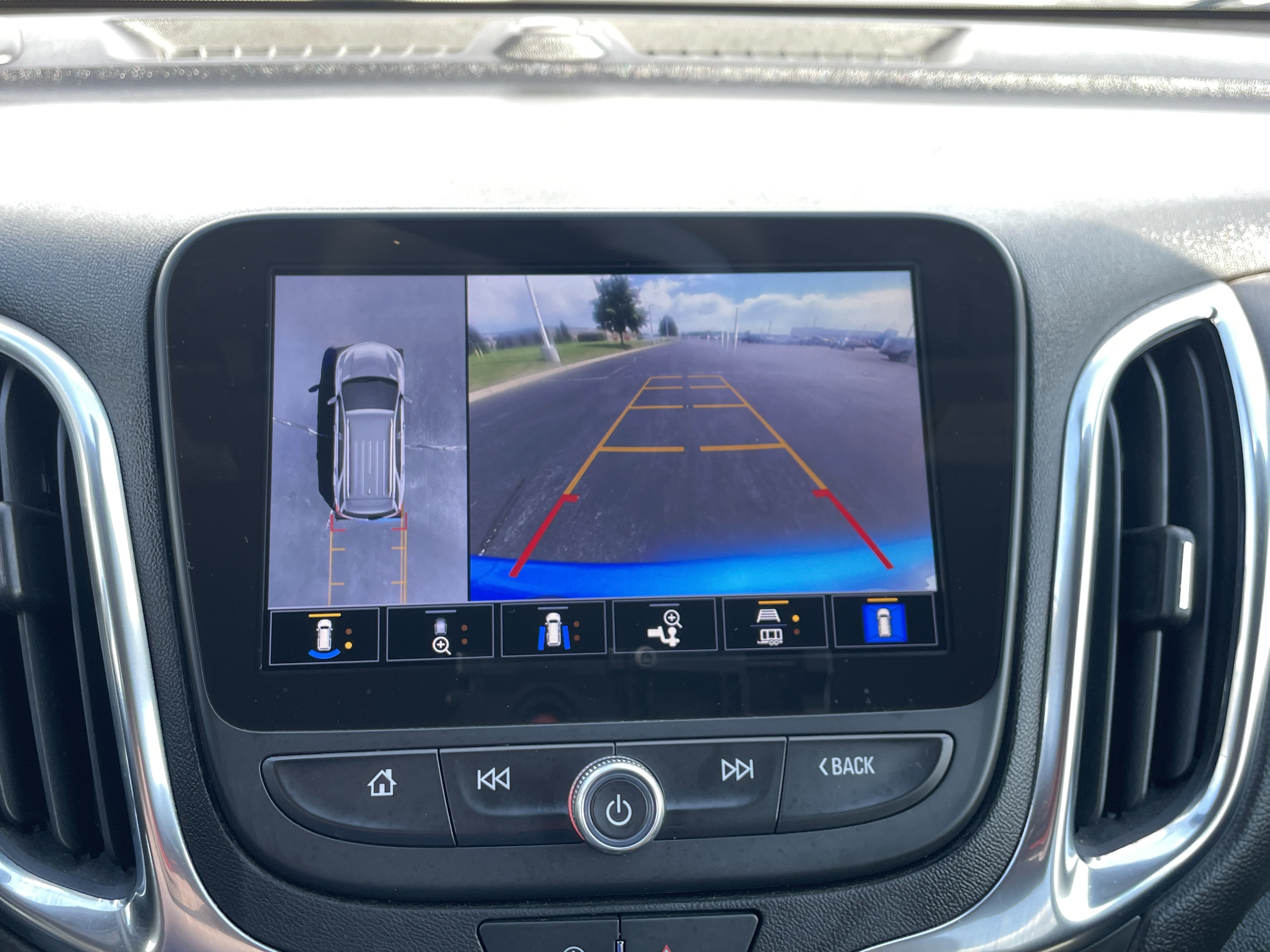 Used 2024 Chevrolet Equinox LT AWD/4WD image 13