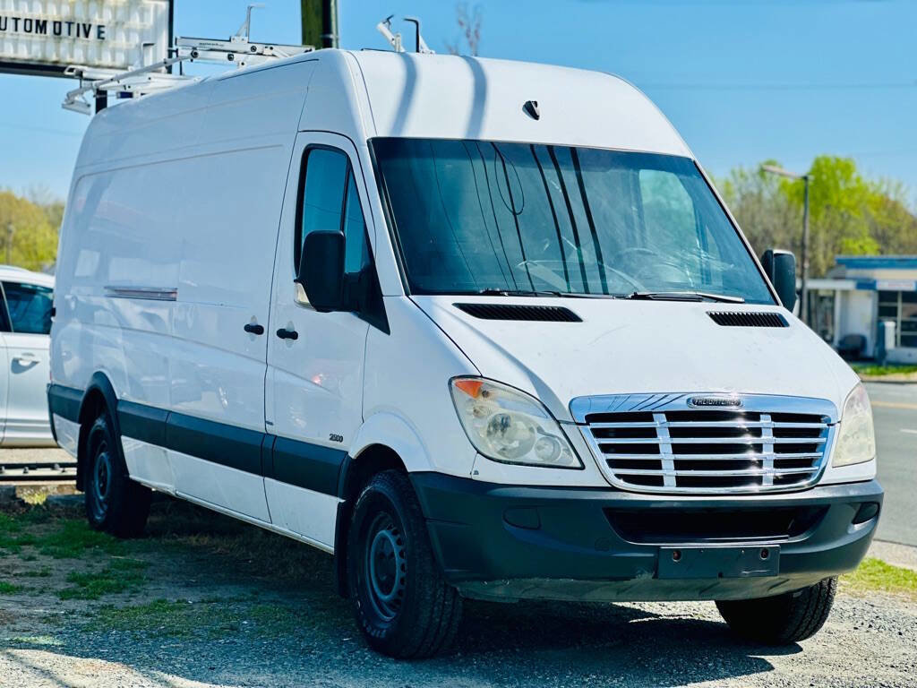 Used 2011 Freightliner Sprinter 2500 image 1