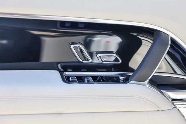 New 2025 Land Rover Range Rover SE image 23