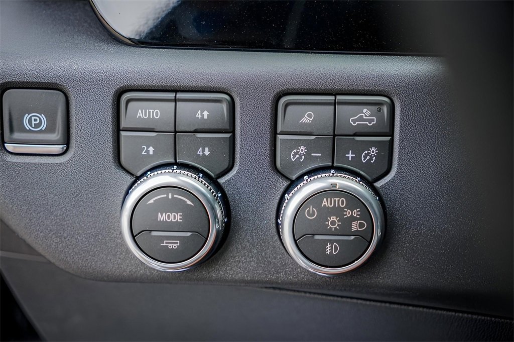 New 2026 GMC Sierra 1500 SLT image 19