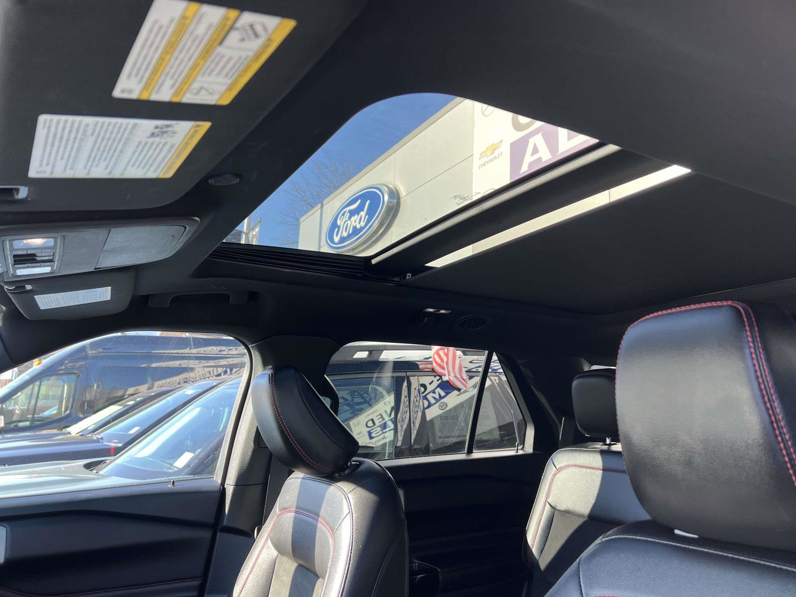 Certified 2022 Ford Explorer ST-Line w/ Class IV Trailer Tow Package image 21