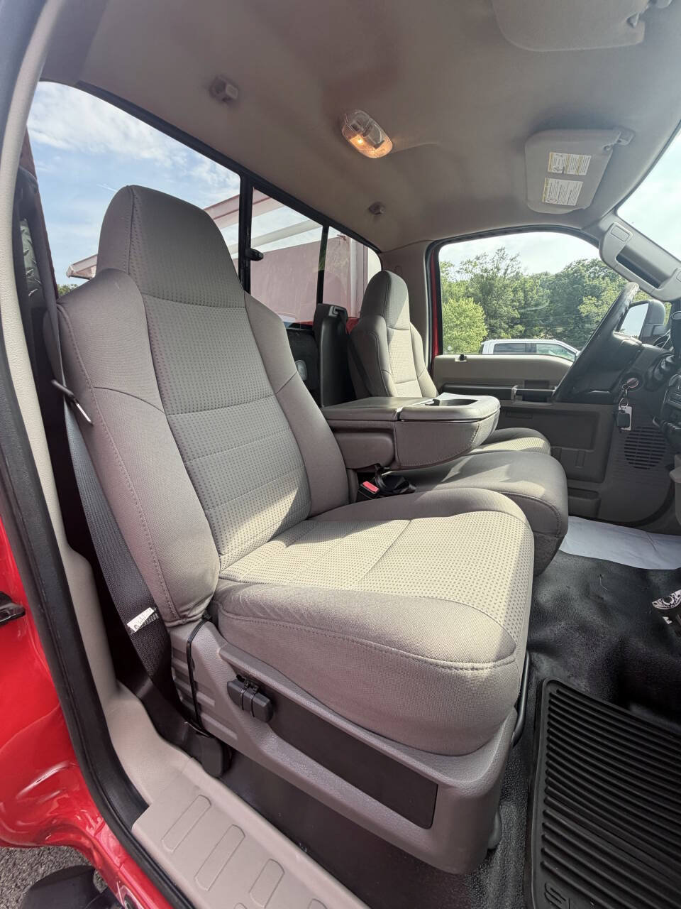 Used 2009 Ford F550 4x4 Regular Cab Super Duty image 47