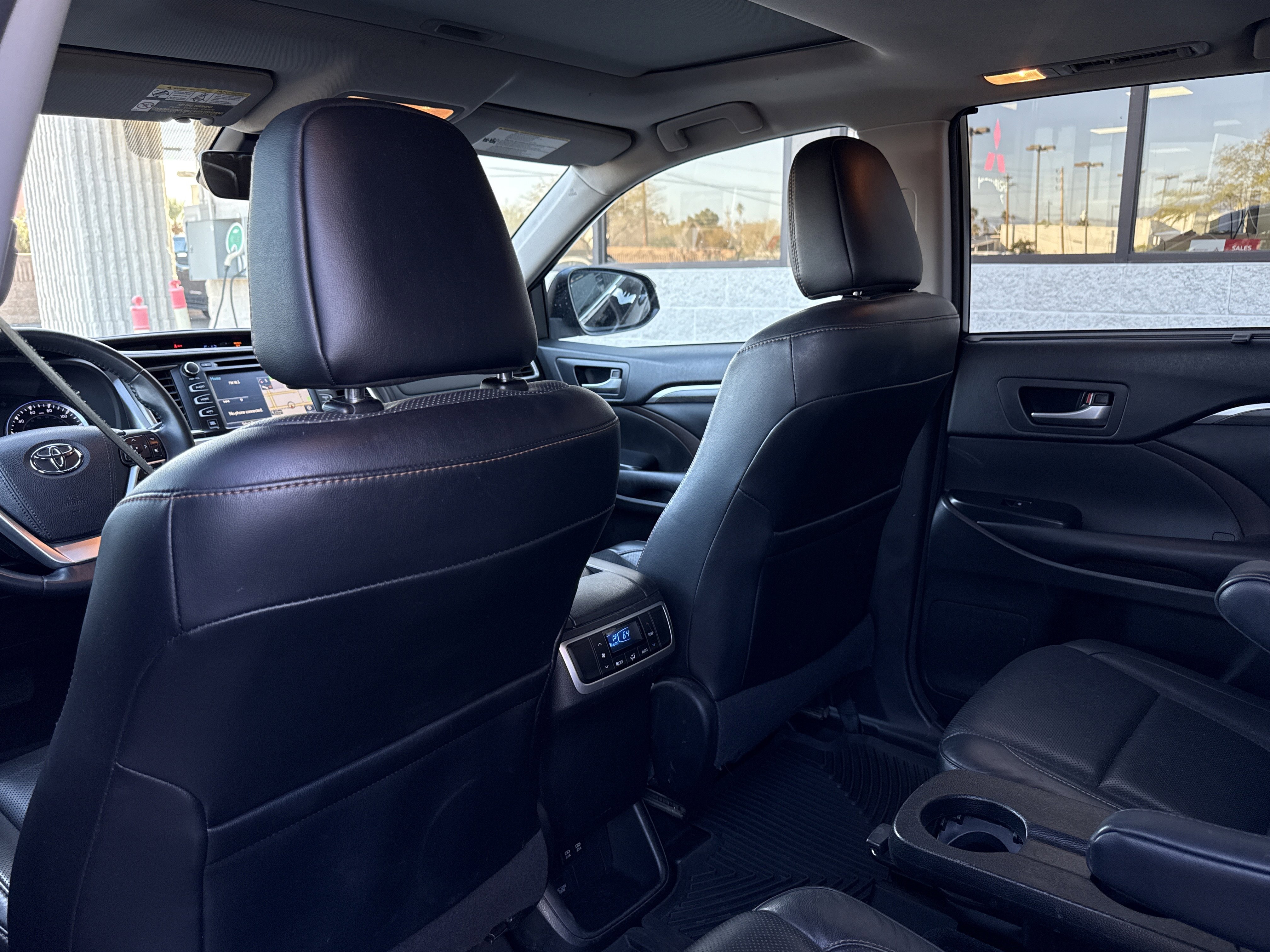 Used 2017 Toyota Highlander Limited image 31