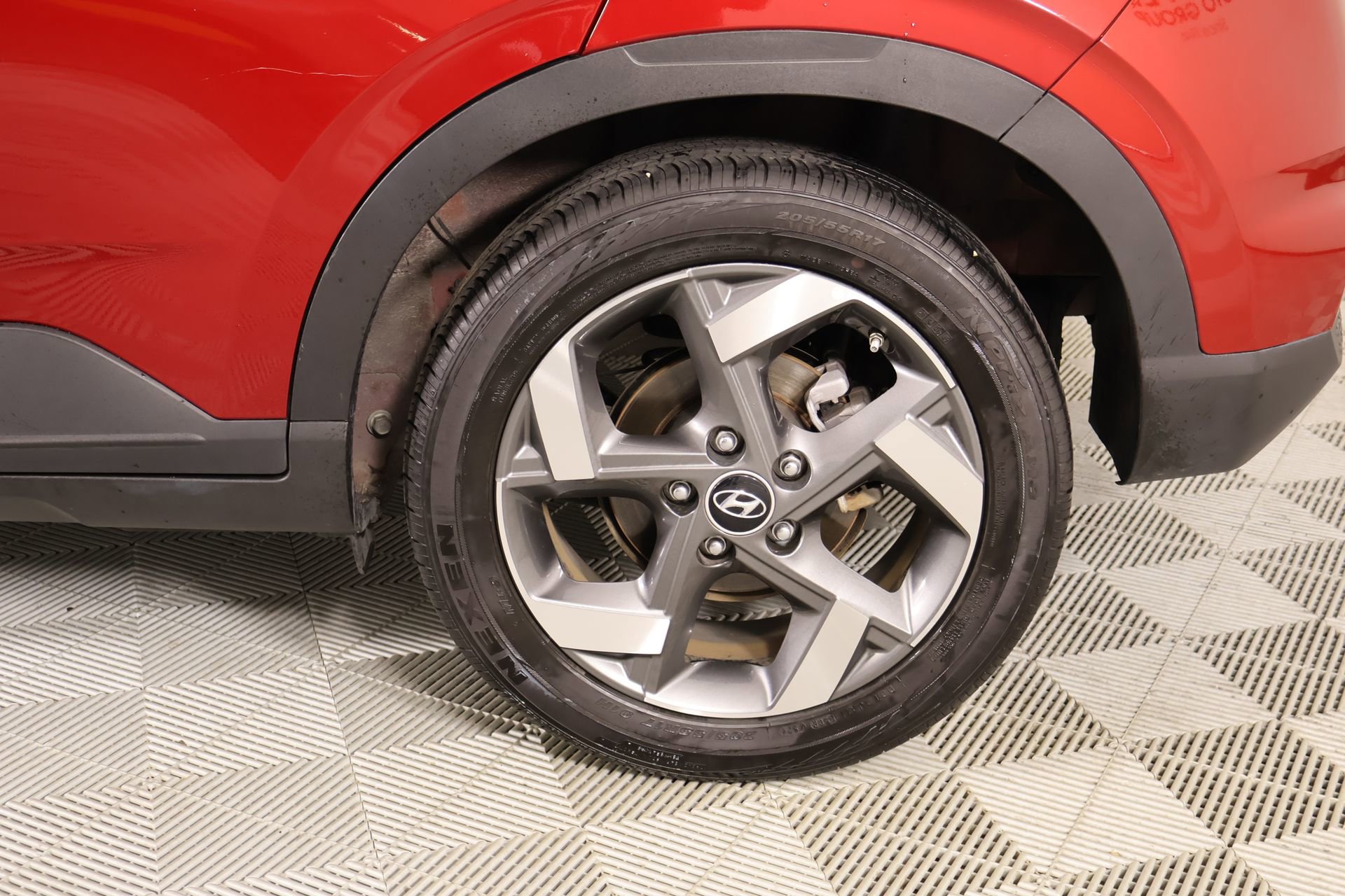 Used 2025 Hyundai Venue Limited FWD image 19