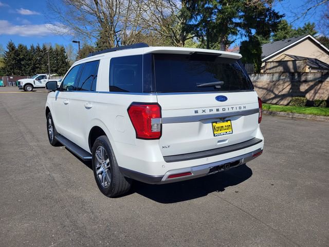 Used 2023 Ford Expedition XLT image 3