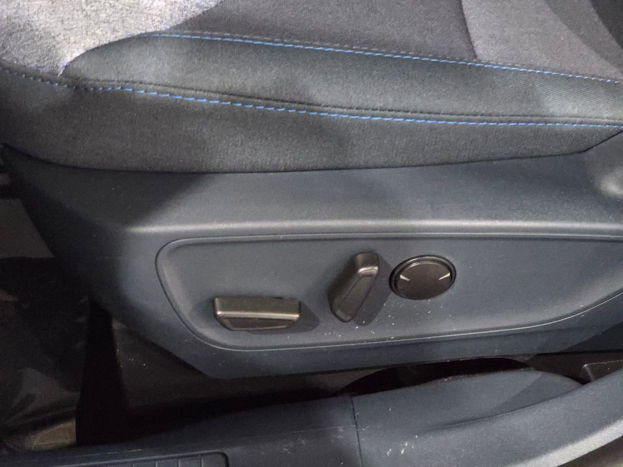 New 2025 Ford Maverick XLT w/ XLT Luxury Package image 16