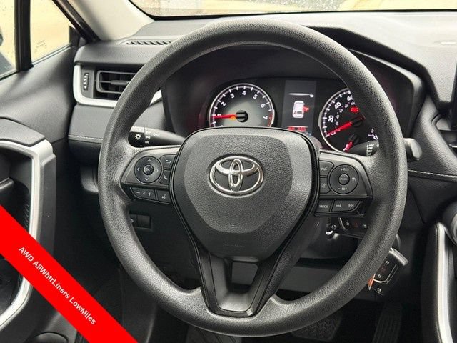 Used 2022 Toyota RAV4 LE AWD/4WD image 13