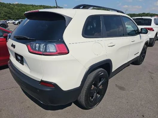 Used 2019 Jeep Cherokee Latitude Plus AWD/4WD image 4
