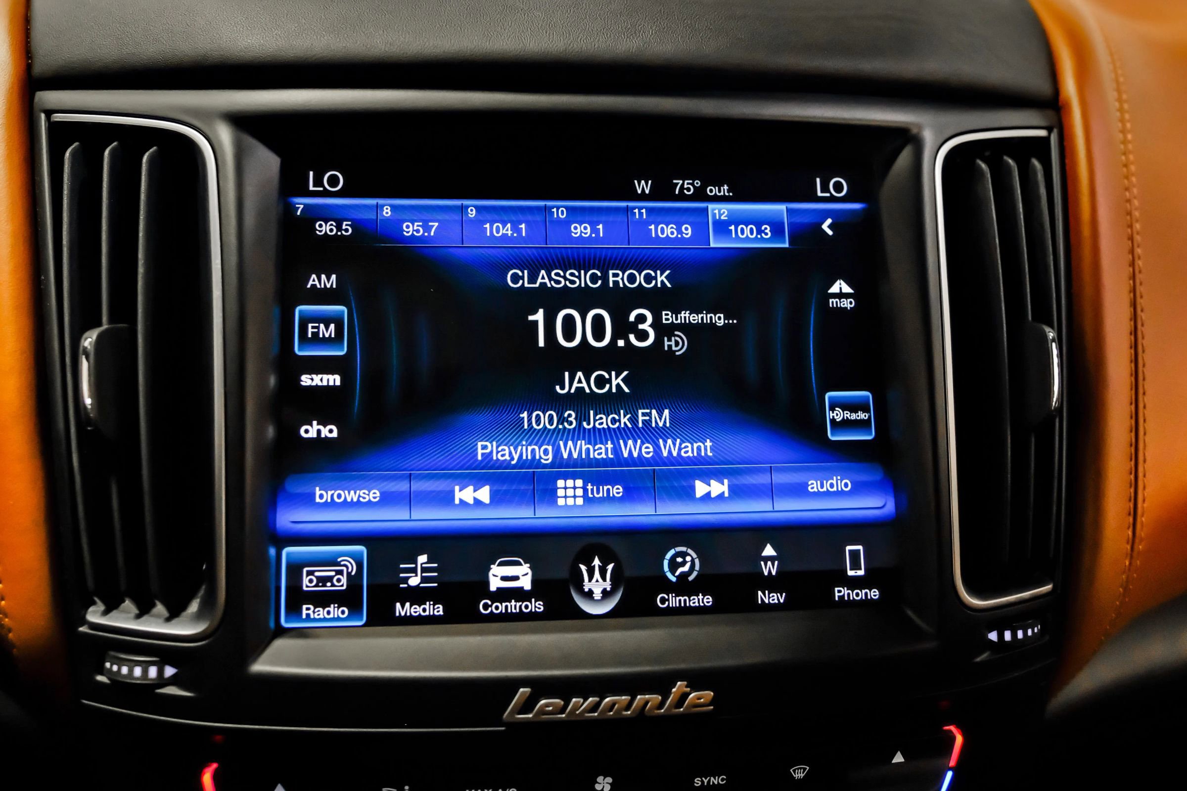 Used 2018 Maserati Levante GranLusso image 20