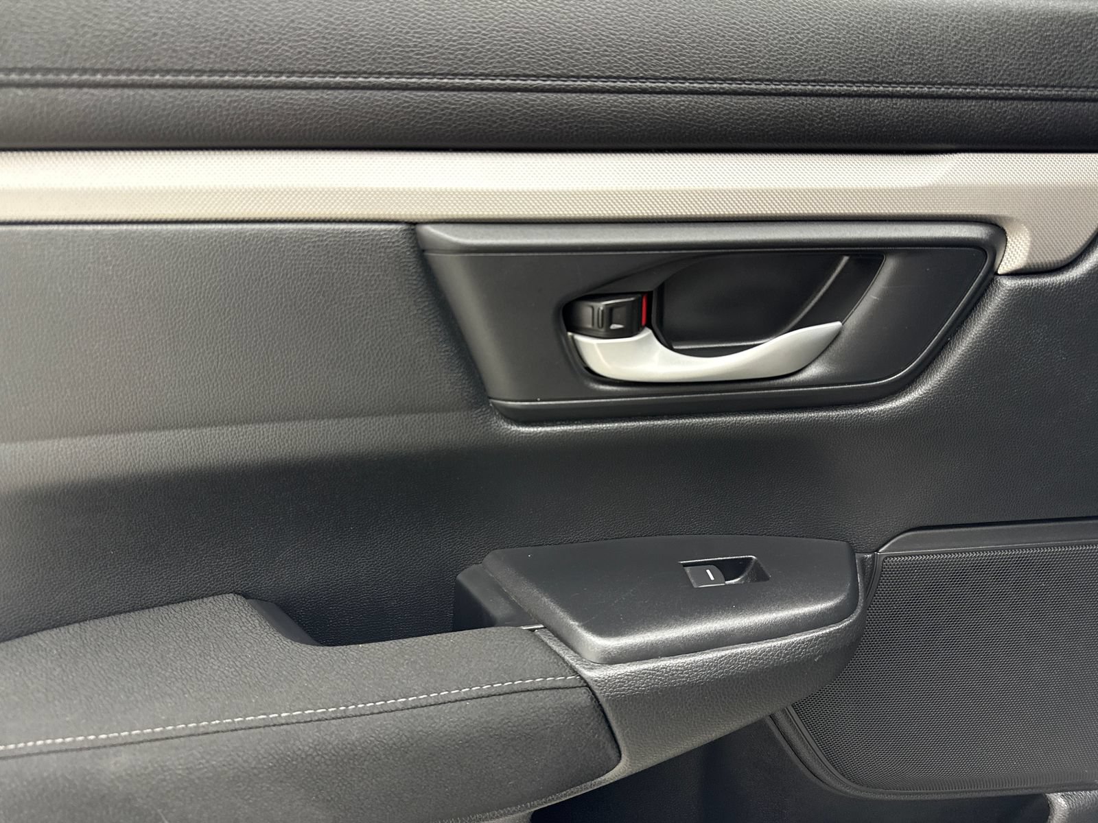Used 2019 Honda CR-V LX image 37